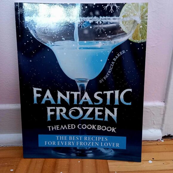 Disney Unofficial Frozen Cookbook Based On The Frozen Movie Franchise - Picture 1 of 3